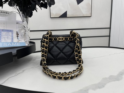 Chanel Handbags 934